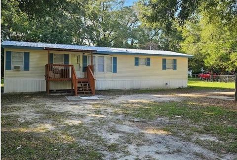 Photo of 350 NW 76th Terrace, Ocala, FL 34482 (MLS # OM718640)