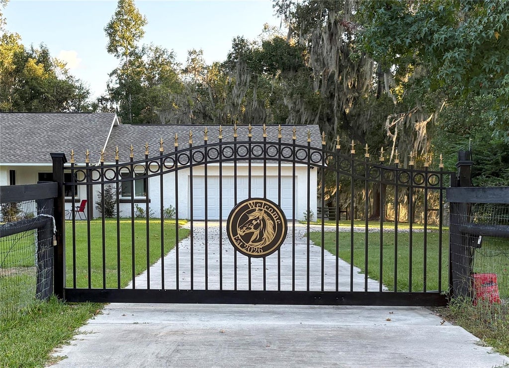 Photo of 2110 NW 100th Street, Ocala, FL 34475 (MLS # O6453193)