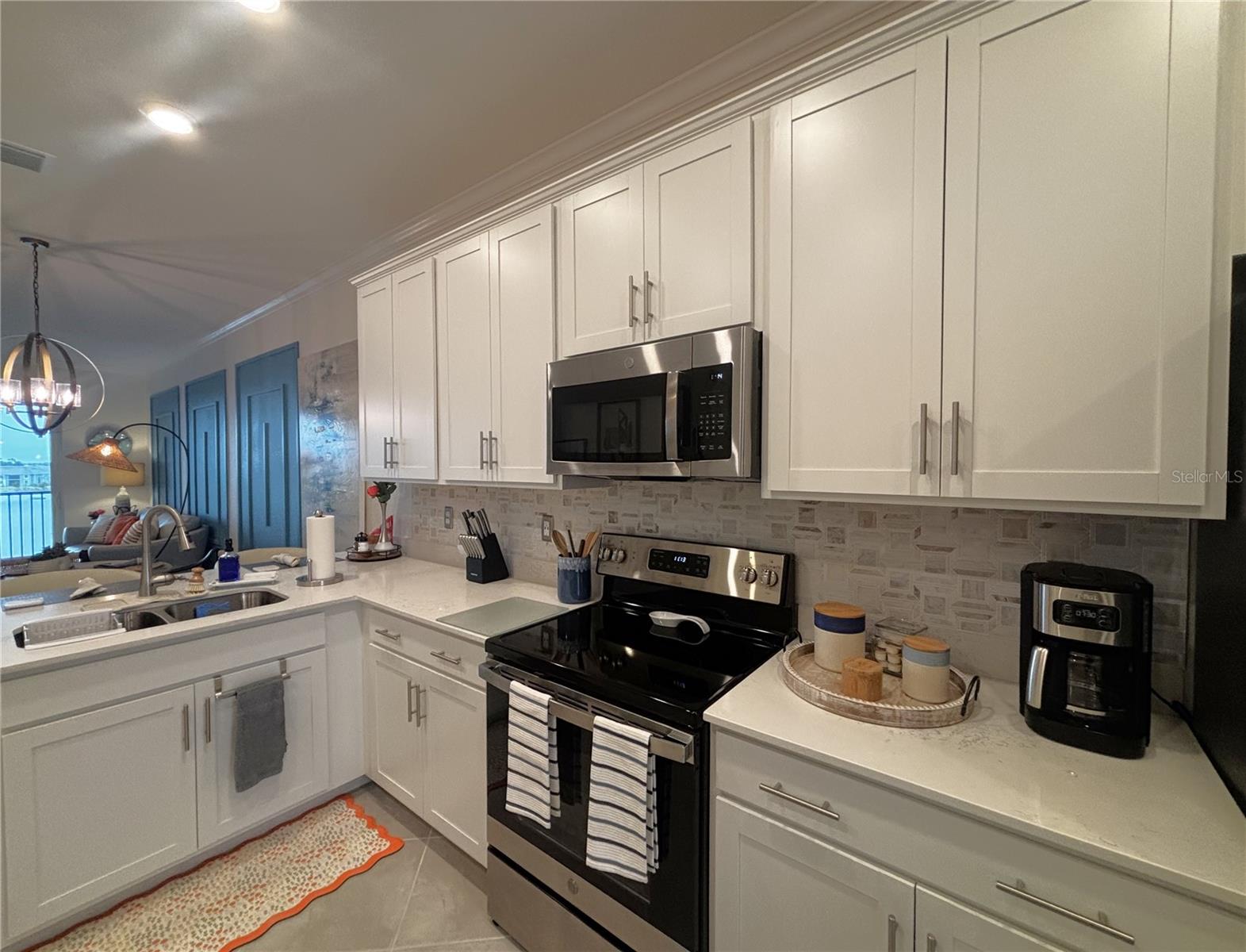 WELLEN PARK GOLF & COUNTRY CLUB - Residential Lease
