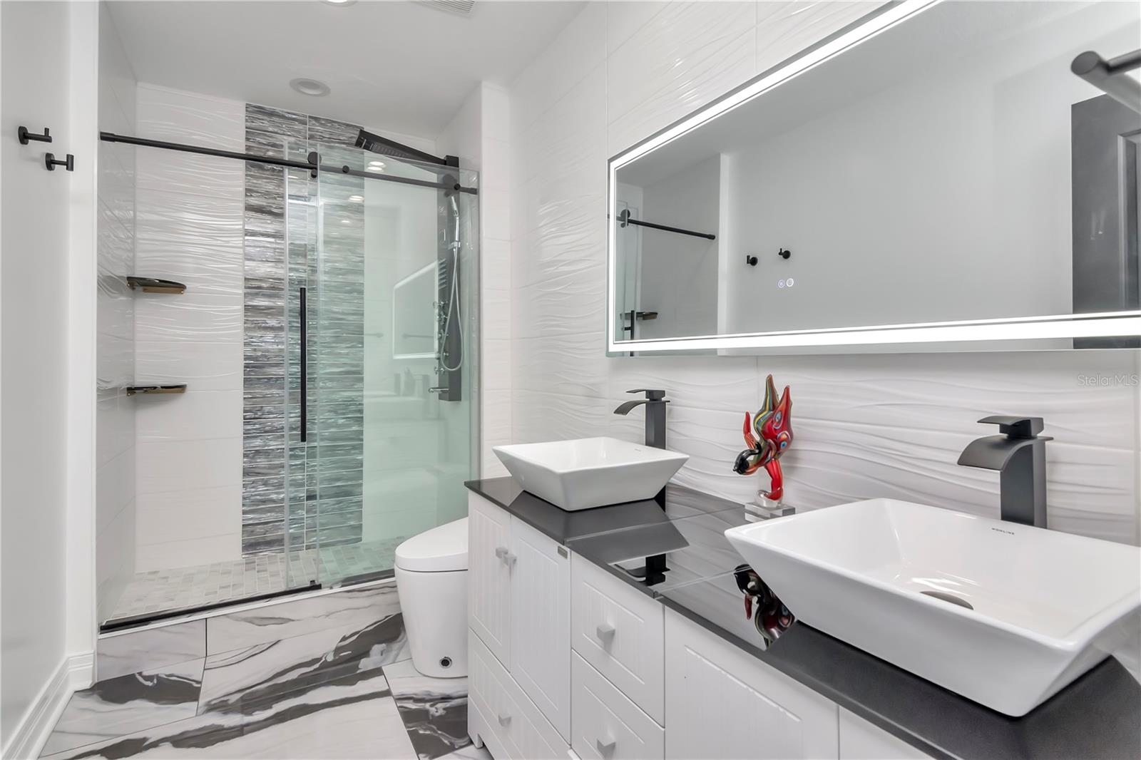 TOWERS OF CHANNELSIDE CONDOMIN - Residential Lease