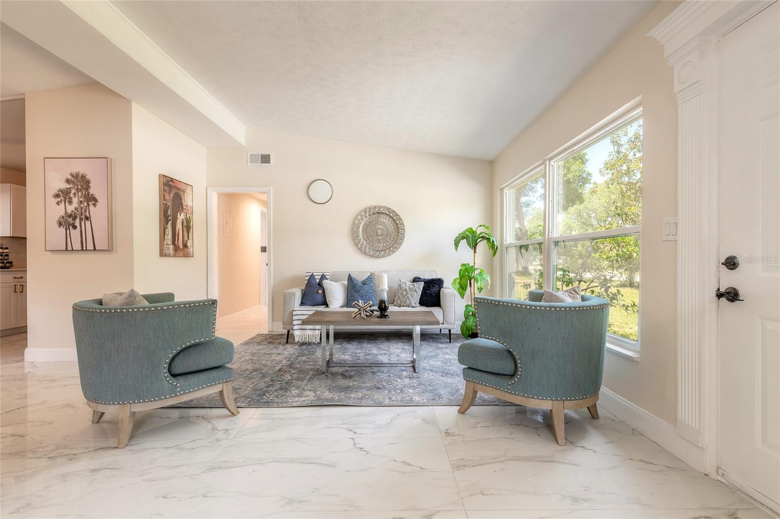 118 N SUNLAND DRIVE