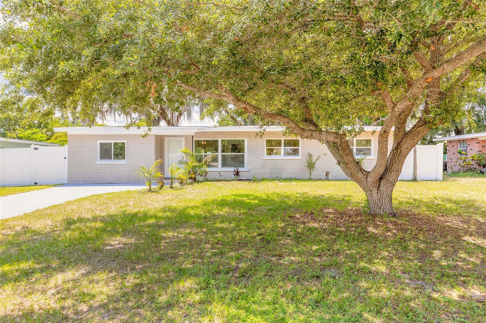 118 N SUNLAND DRIVE