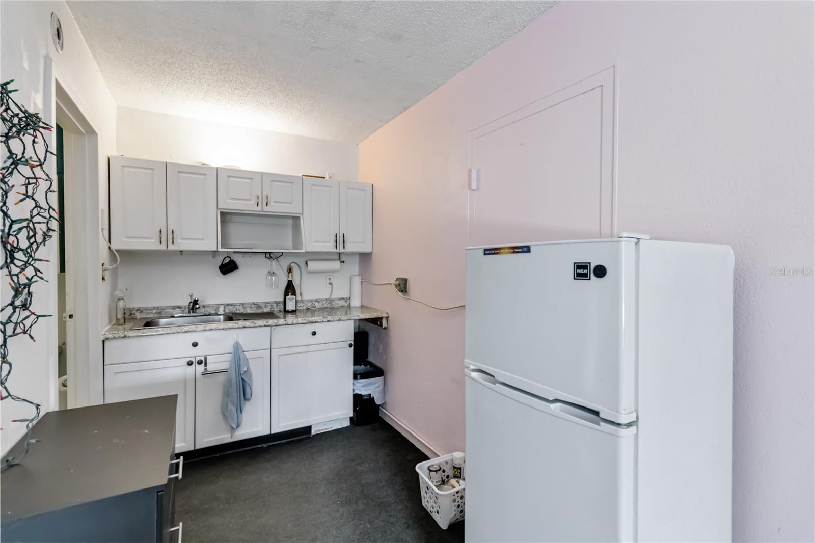 SANDLAKE COURTYARDS CONDO 5901/3515 - Residential
