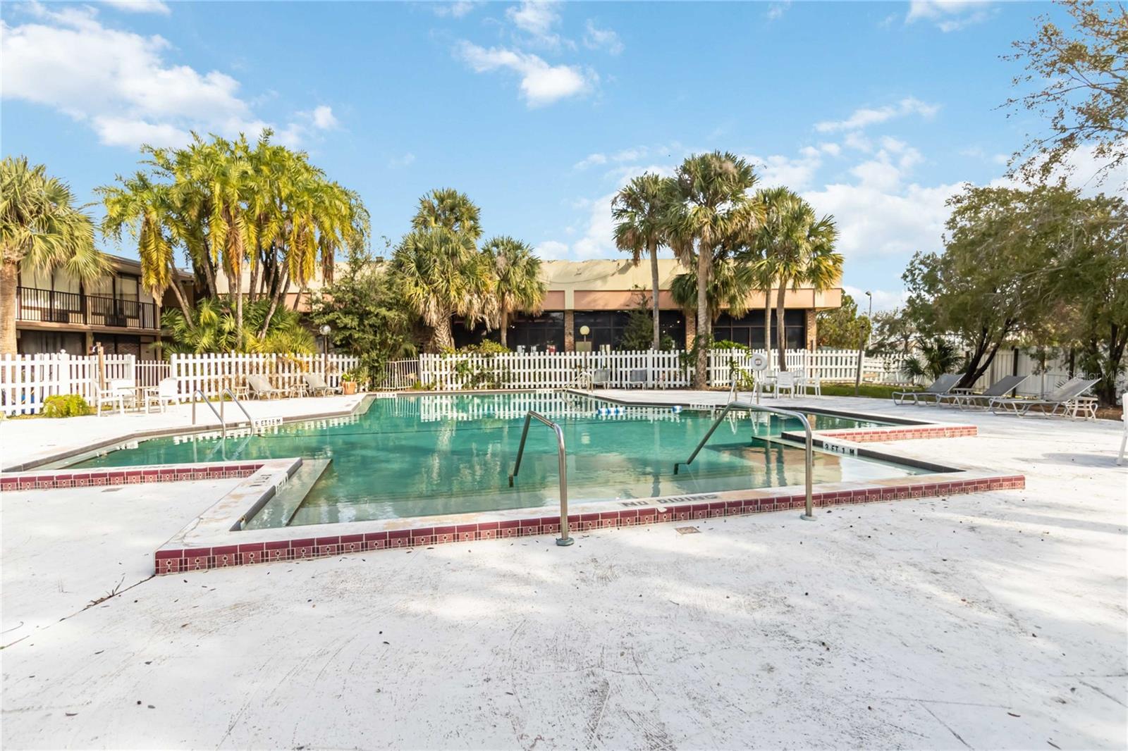 SANDLAKE COURTYARDS CONDO 5901/3515 - Residential