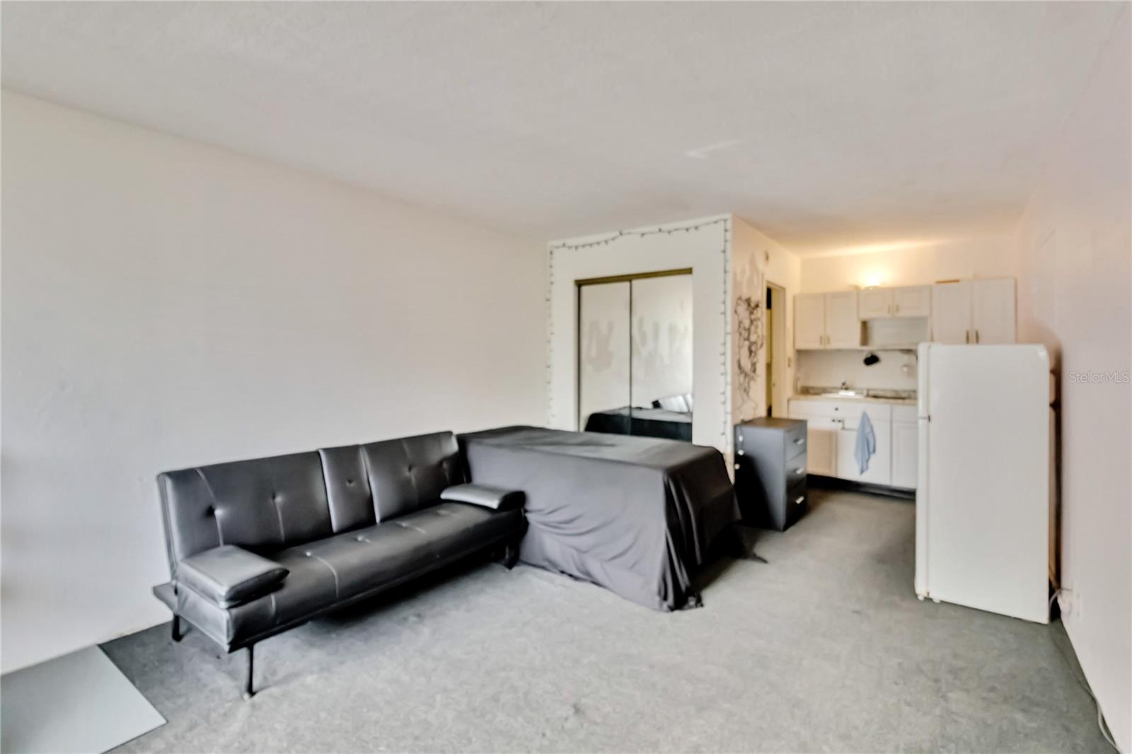 SANDLAKE COURTYARDS CONDO 5901/3515 - Residential