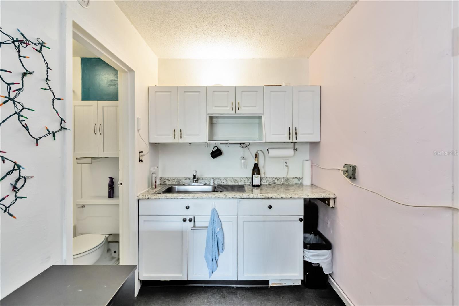 SANDLAKE COURTYARDS CONDO 5901/3515 - Residential