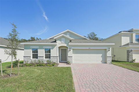 A home in EUSTIS