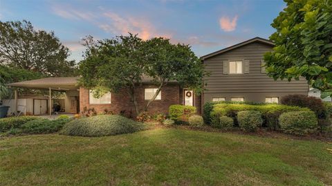 A home in LAKELAND