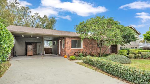 A home in LAKELAND