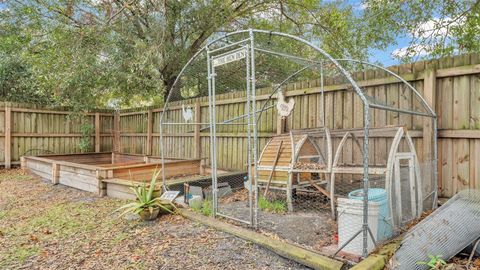 A home in LAKELAND