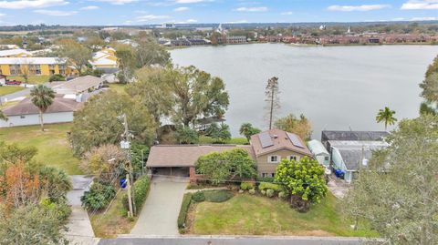 A home in LAKELAND