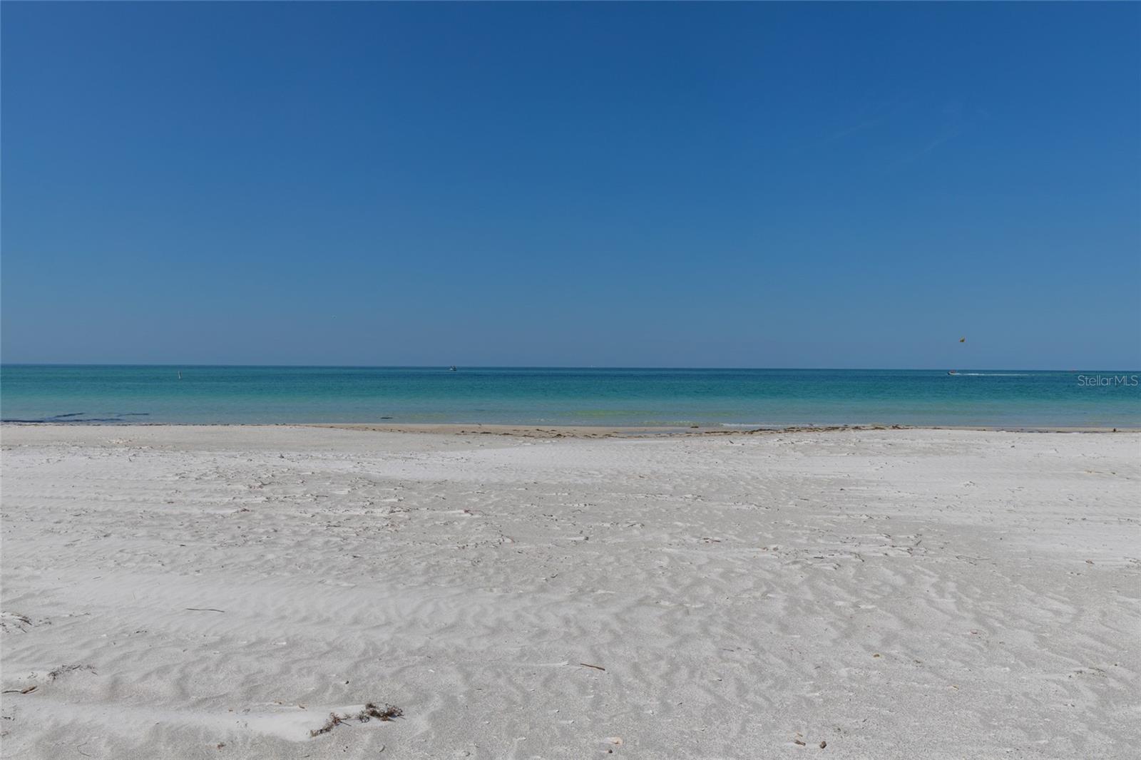 LONGBEACH ON LONGBOAT KEY - Land