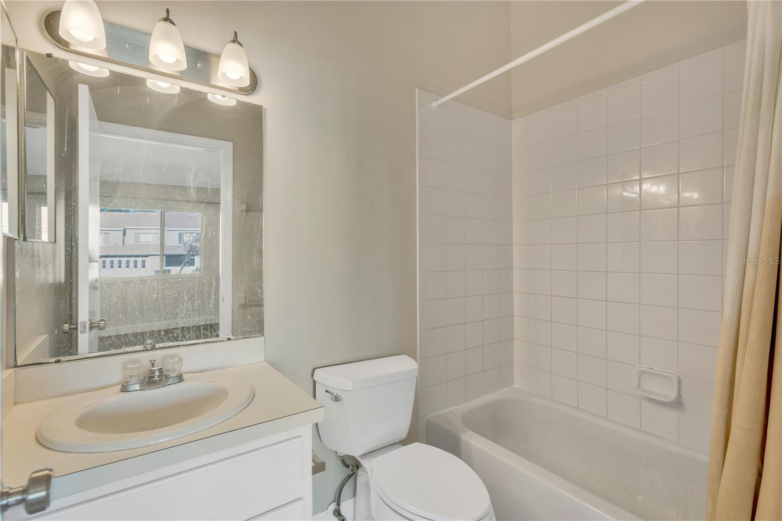 REGENCY KEY TWNHMS - Residential