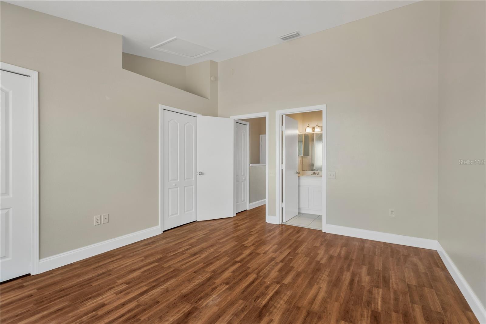 REGENCY KEY TWNHMS - Residential