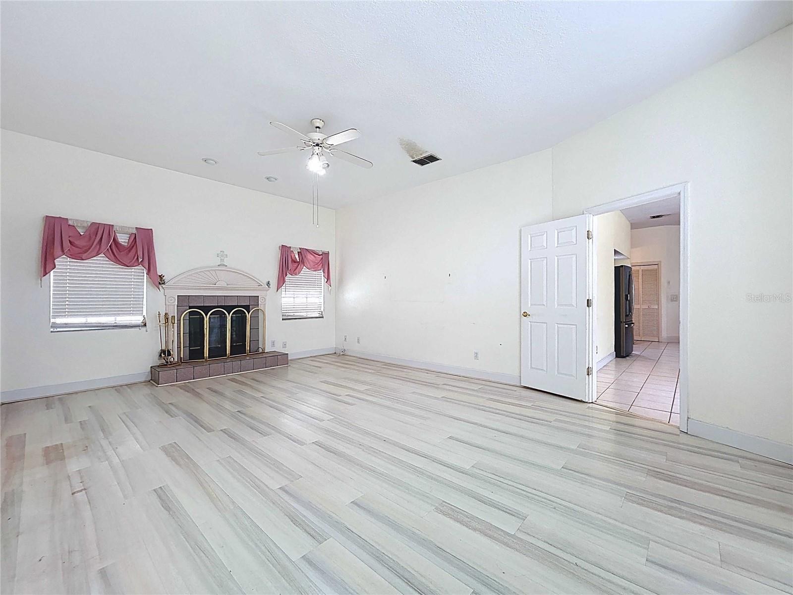 LONG BAYOU ESTATES - Residential