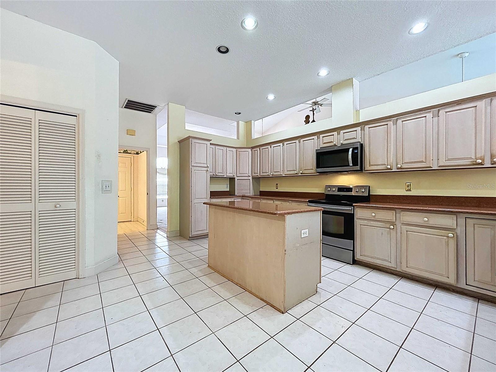 LONG BAYOU ESTATES - Residential
