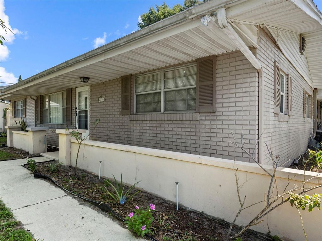 Photo of 2800 Sunset Drive NW, Winter Haven, FL 33881 (MLS # P4935252)