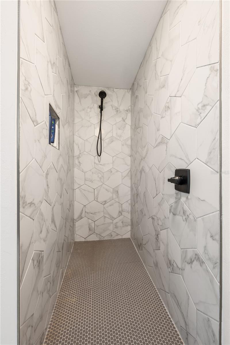 IVEY RUN ESTATES - Residential