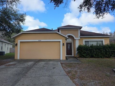 Photo of 10310 Goldenbrook Way, Tampa, FL 33647 (MLS # TB8499899)