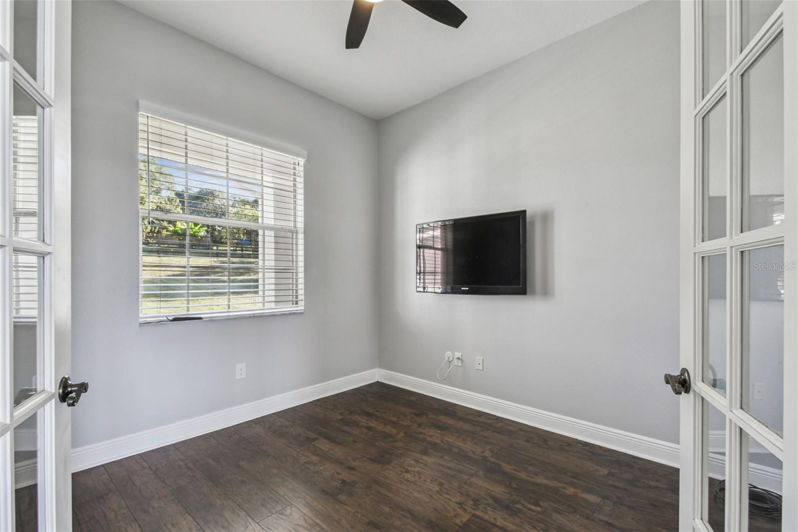 COUNTRY HILLS ESTATES - Residential