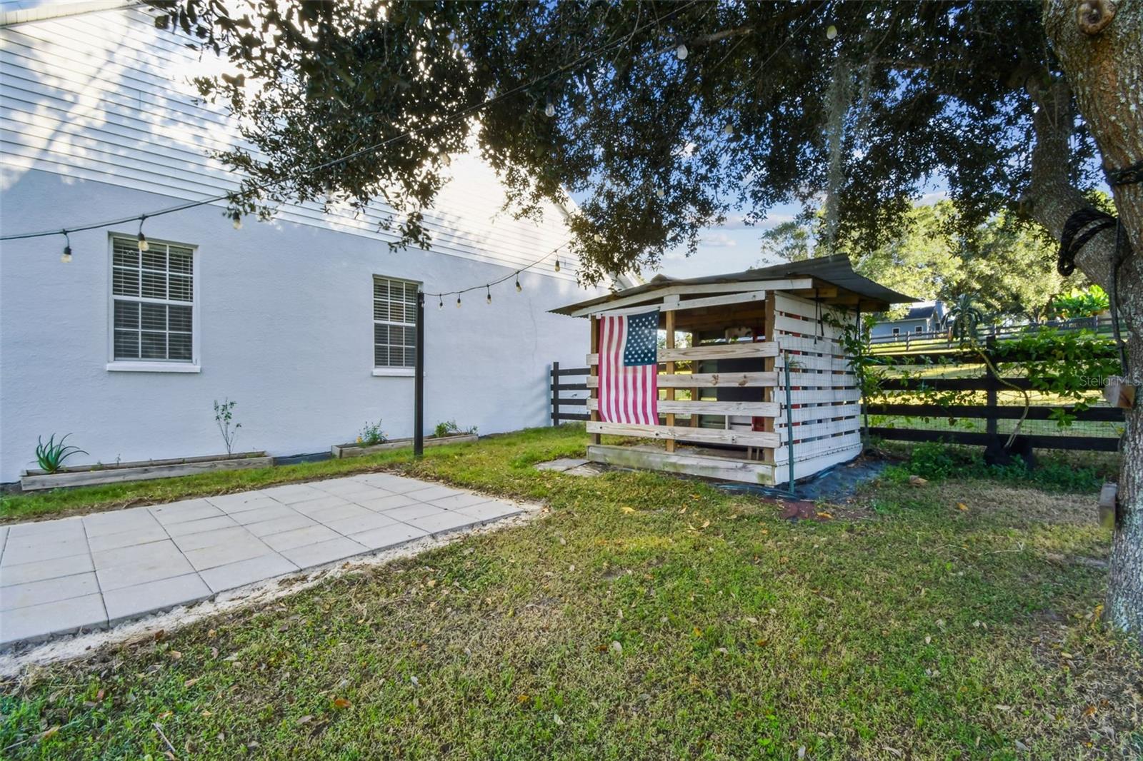 COUNTRY HILLS ESTATES - Residential