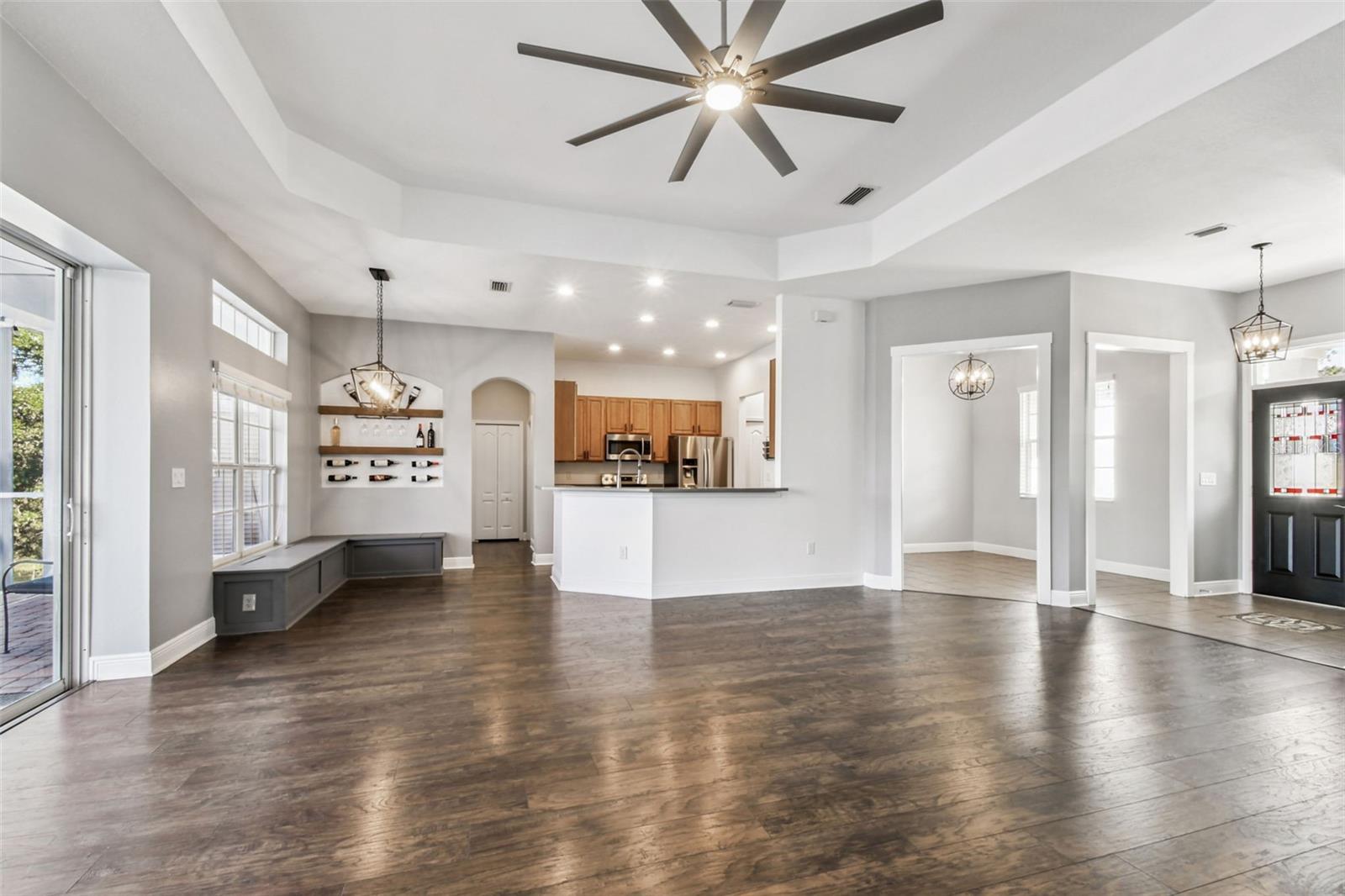 COUNTRY HILLS ESTATES - Residential