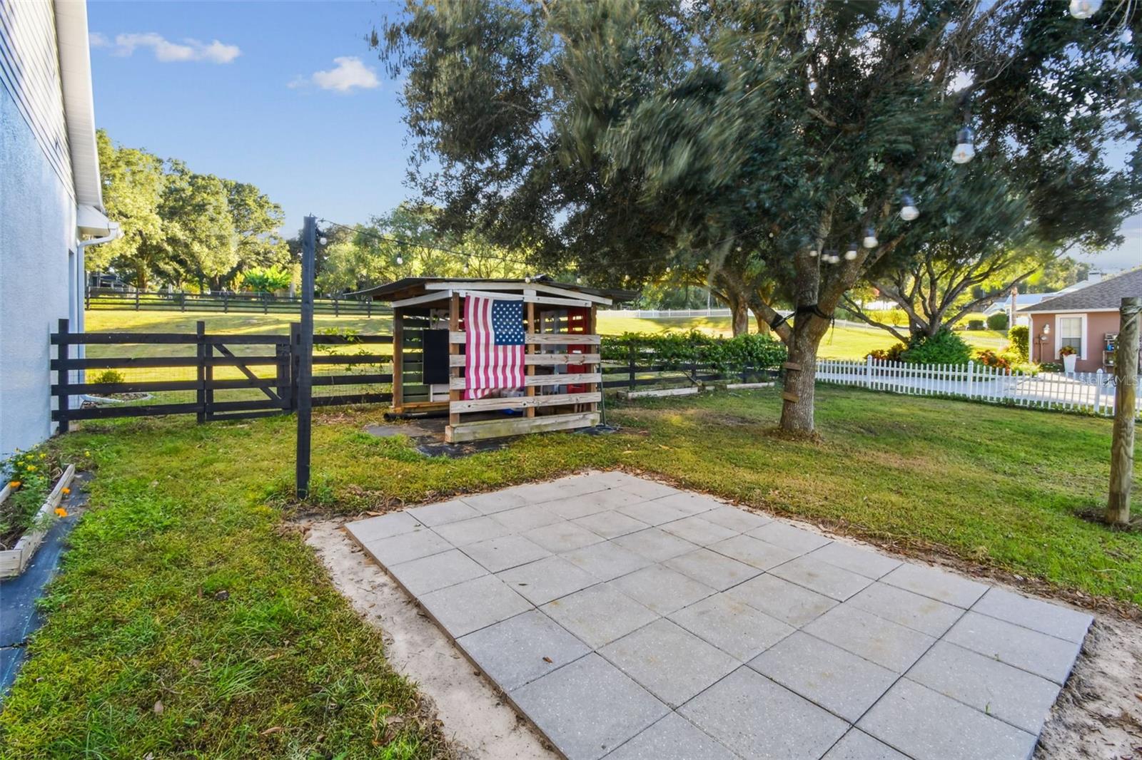 COUNTRY HILLS ESTATES - Residential