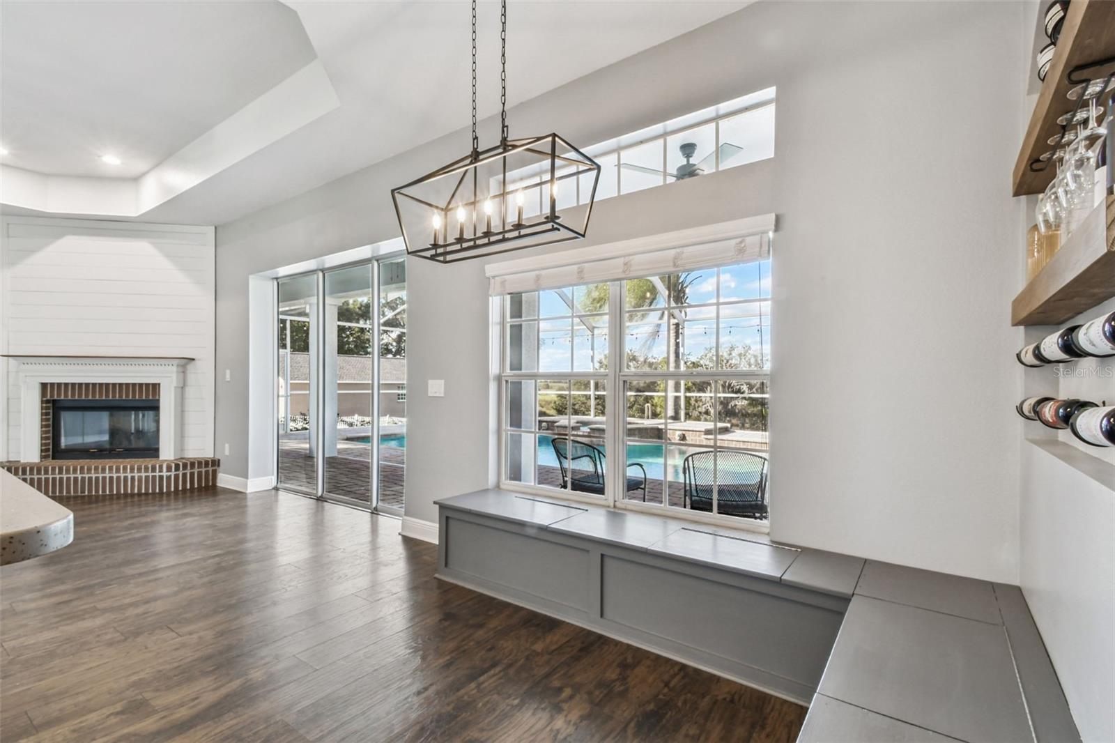 COUNTRY HILLS ESTATES - Residential