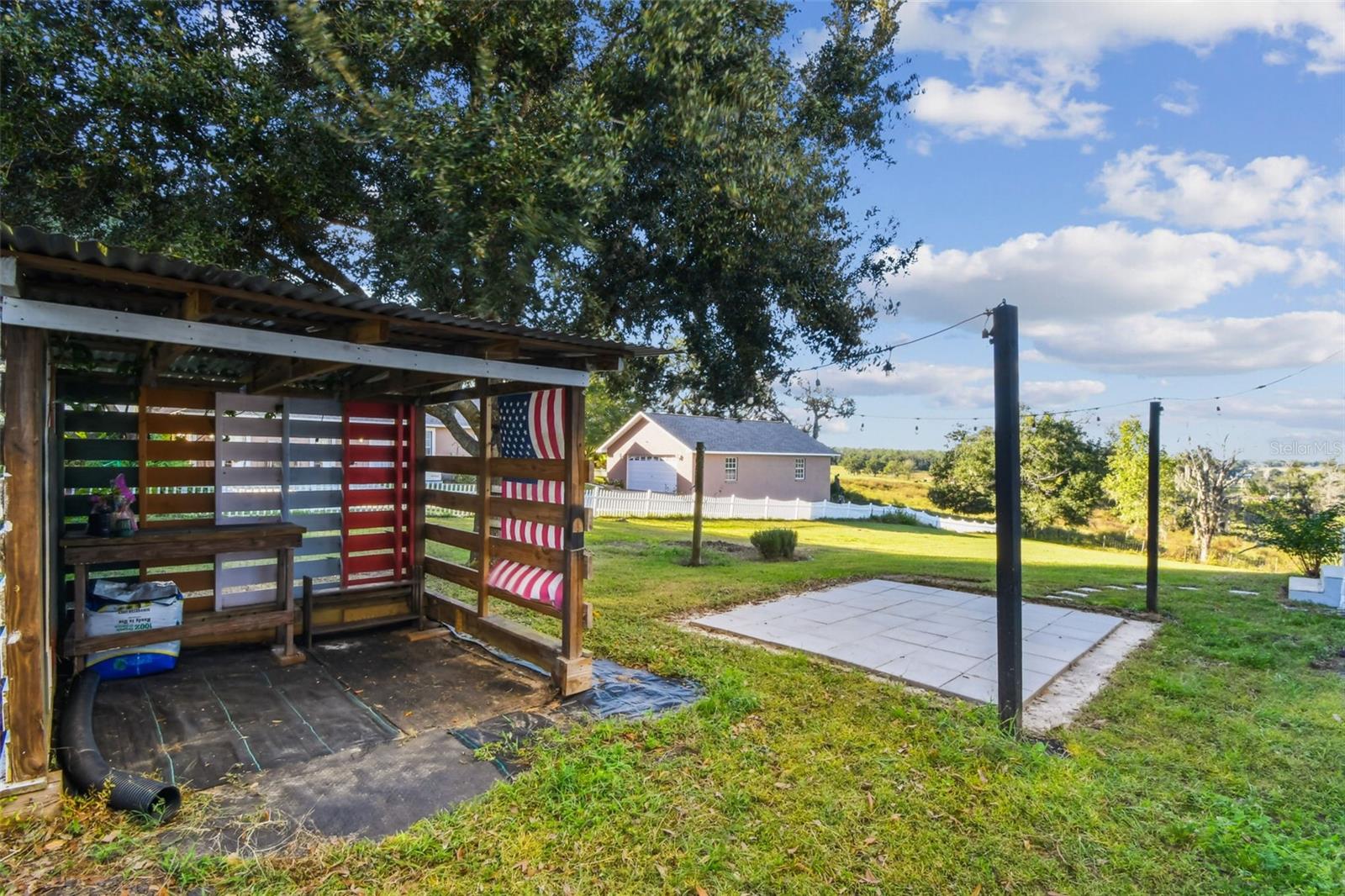 COUNTRY HILLS ESTATES - Residential