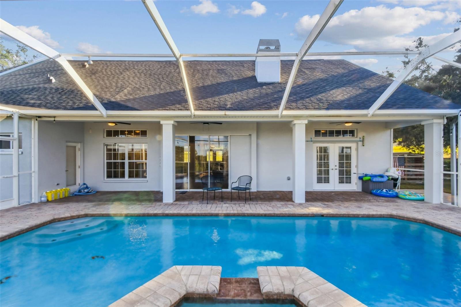 COUNTRY HILLS ESTATES - Residential