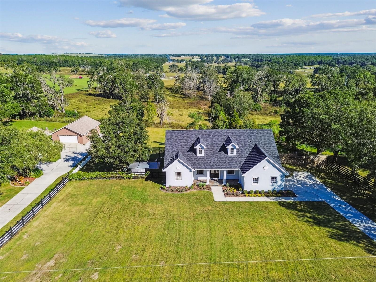 COUNTRY HILLS ESTATES - Residential