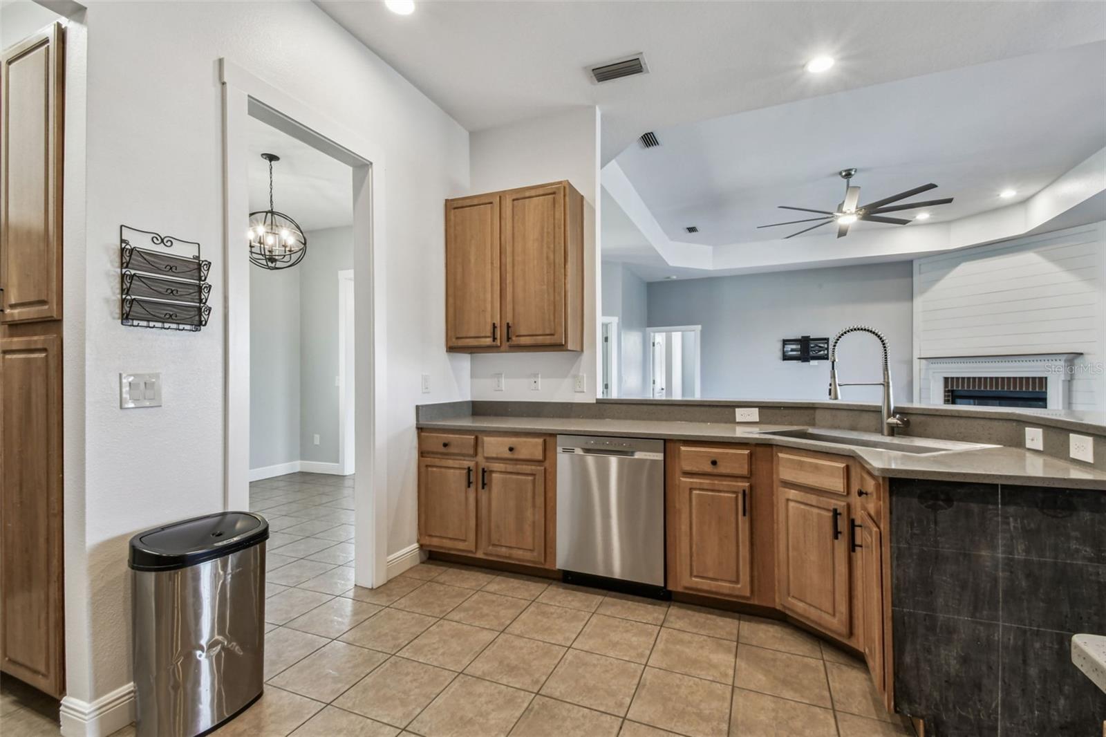 COUNTRY HILLS ESTATES - Residential