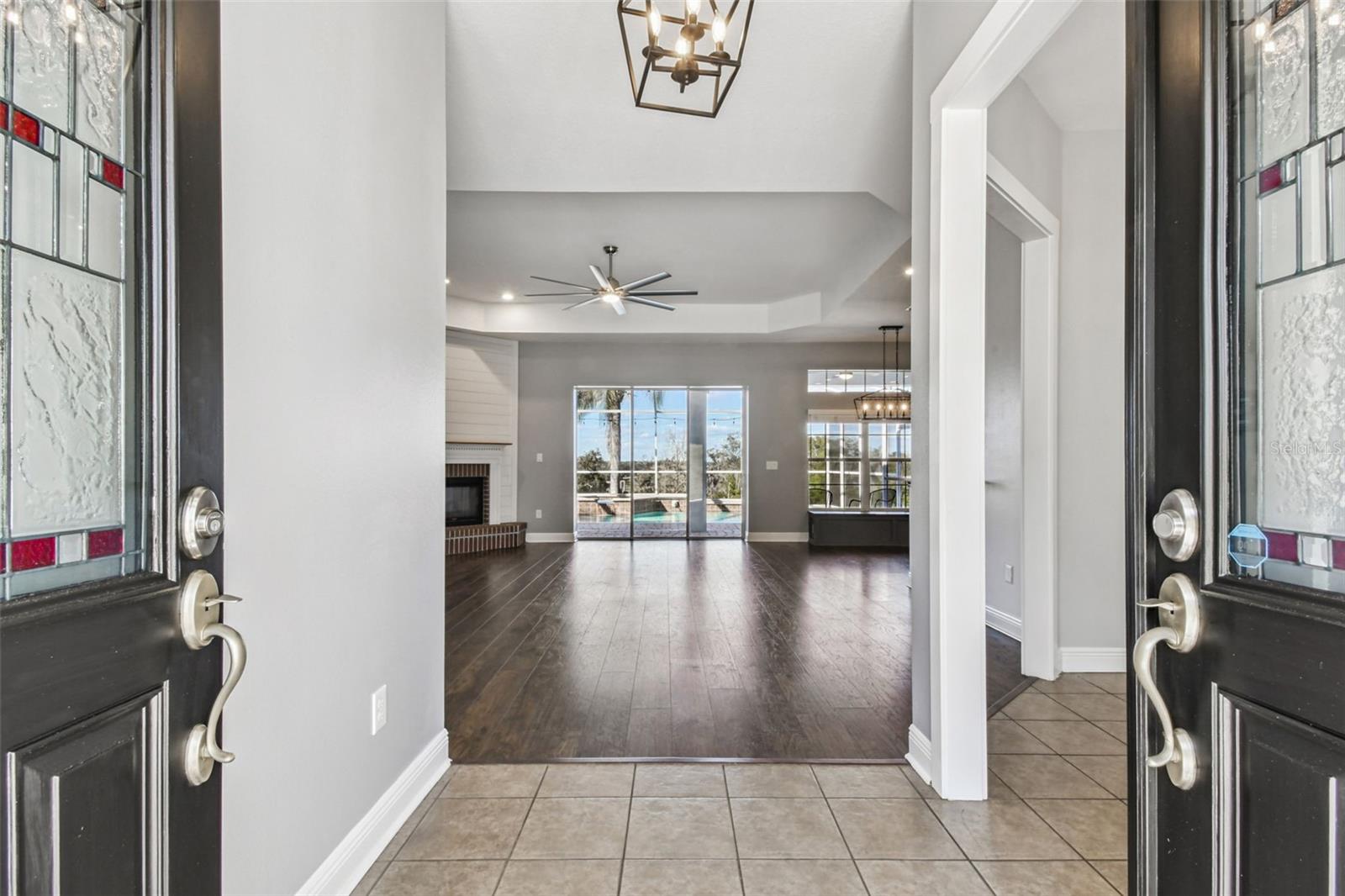 COUNTRY HILLS ESTATES - Residential