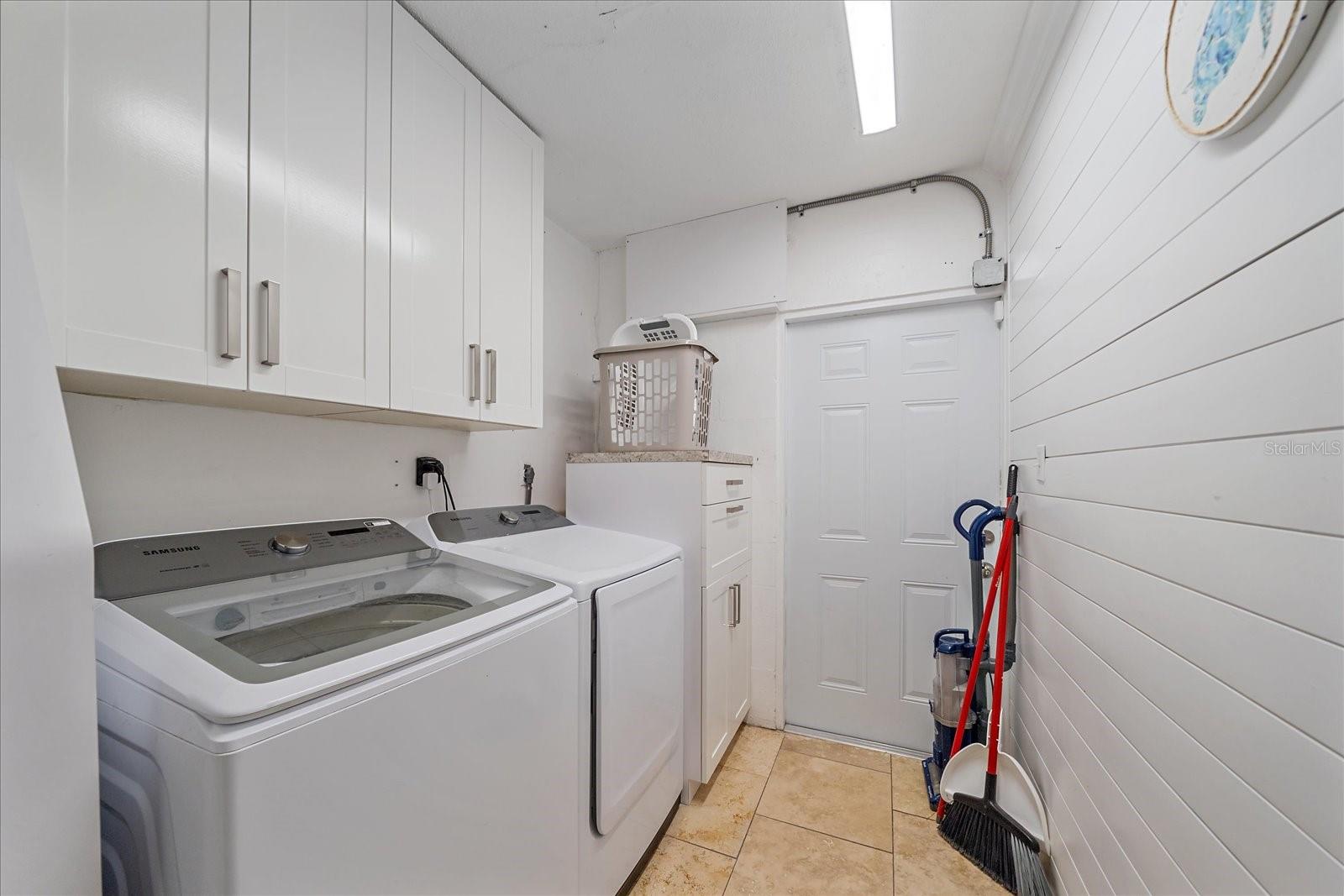 ASHTON PARK - Residential