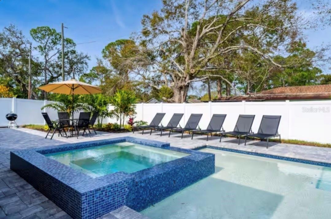 ASHTON PARK - Residential