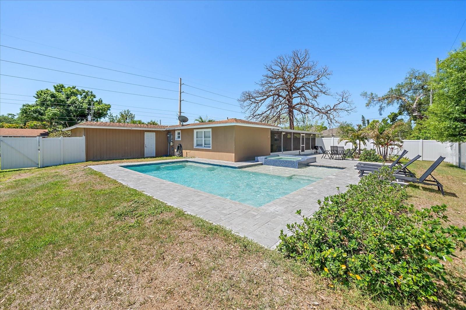 ASHTON PARK - Residential