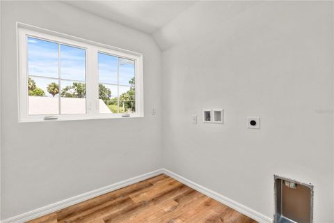 Tiny photo for 652 Liberty Avenue, Mount Dora, FL 32757 (MLS # G5104667)