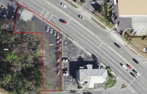 Tiny photo for 602 NE Us Highway 19, Crystal River, FL 34429 (MLS # OM695361)