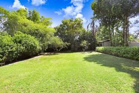 A home in LAKELAND