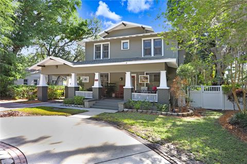 A home in LAKELAND