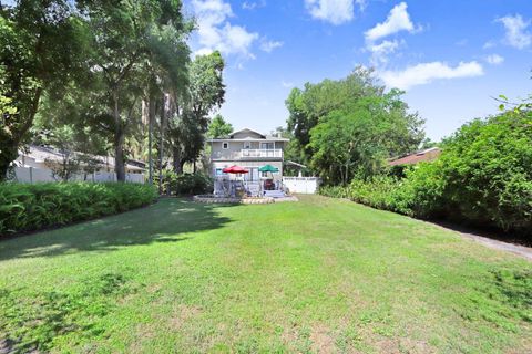 A home in LAKELAND