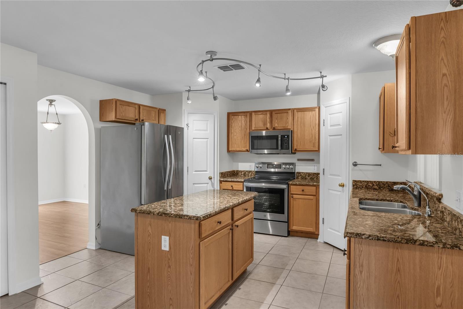 LAKE DOE COVE PH 04 A & M - Residential