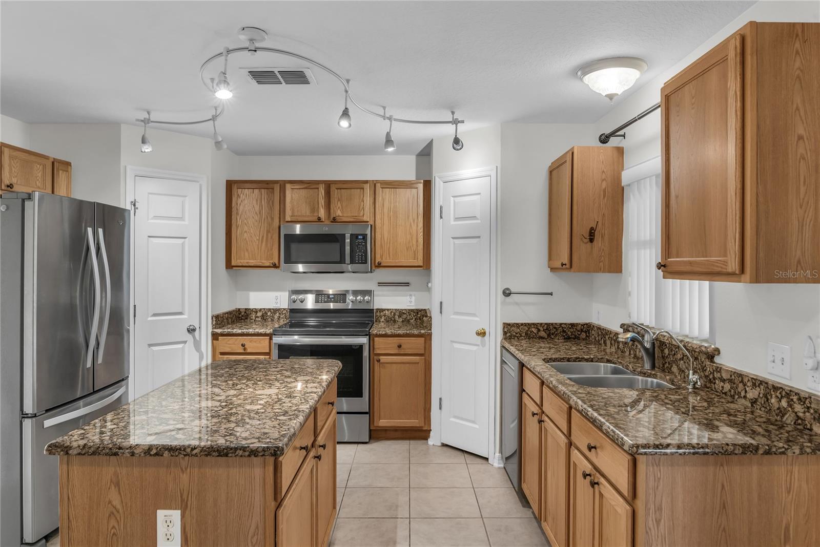 LAKE DOE COVE PH 04 A & M - Residential