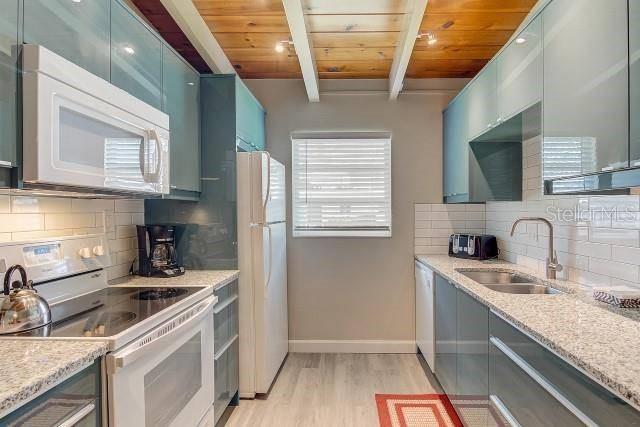 CASA MAR - Residential Lease