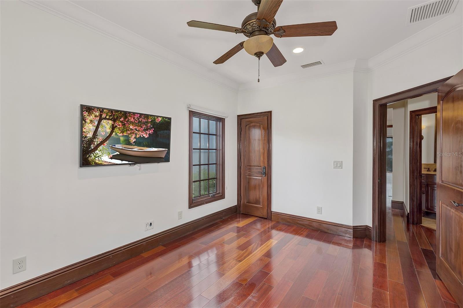 CYPRESS SHORES - Residential