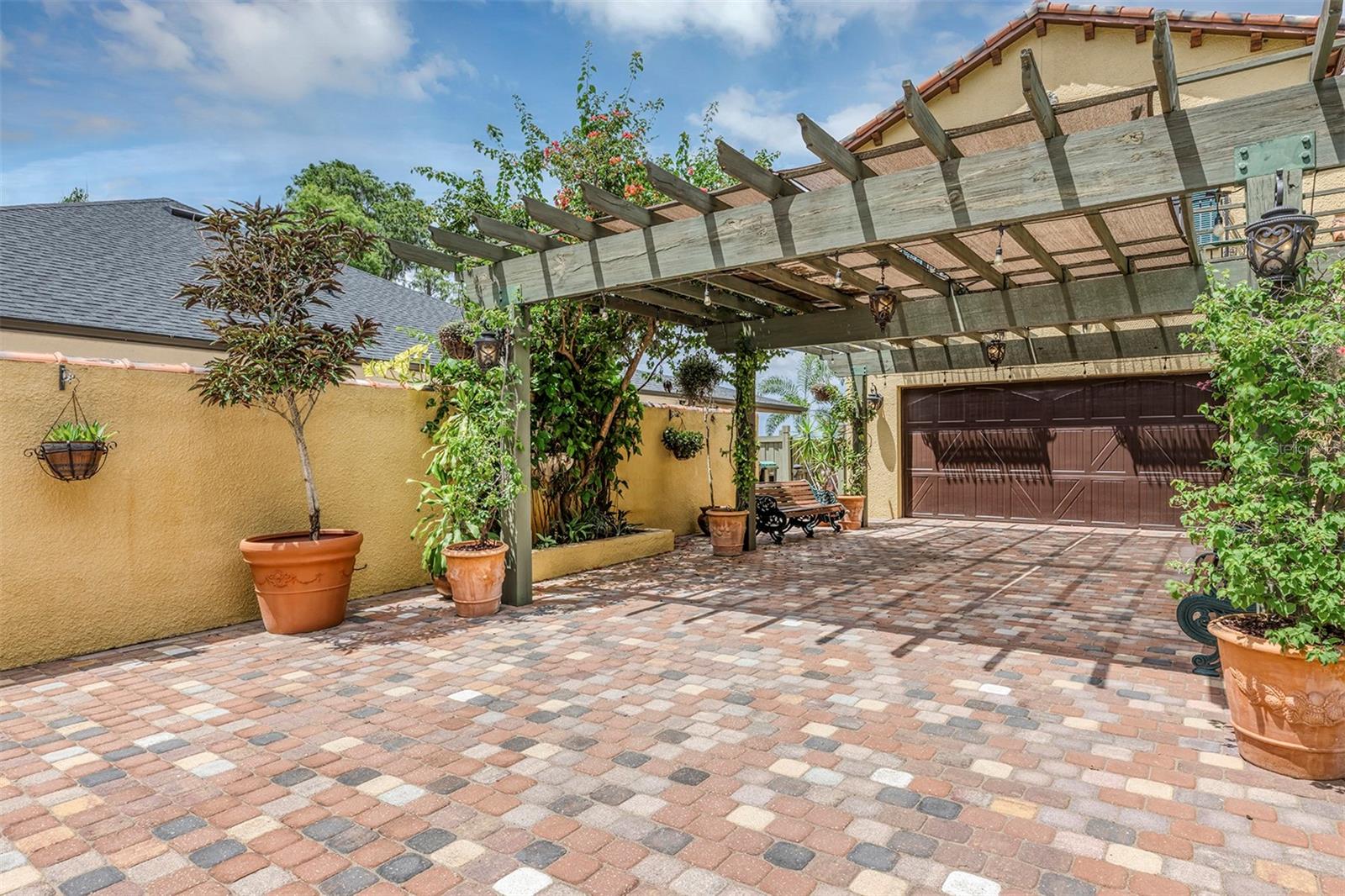 CYPRESS SHORES - Residential