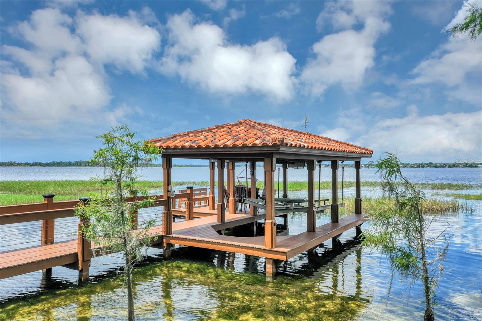 CYPRESS SHORES - Residential