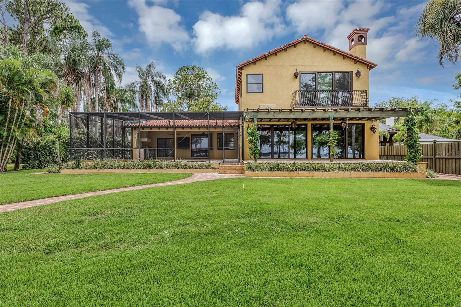 CYPRESS SHORES - Residential