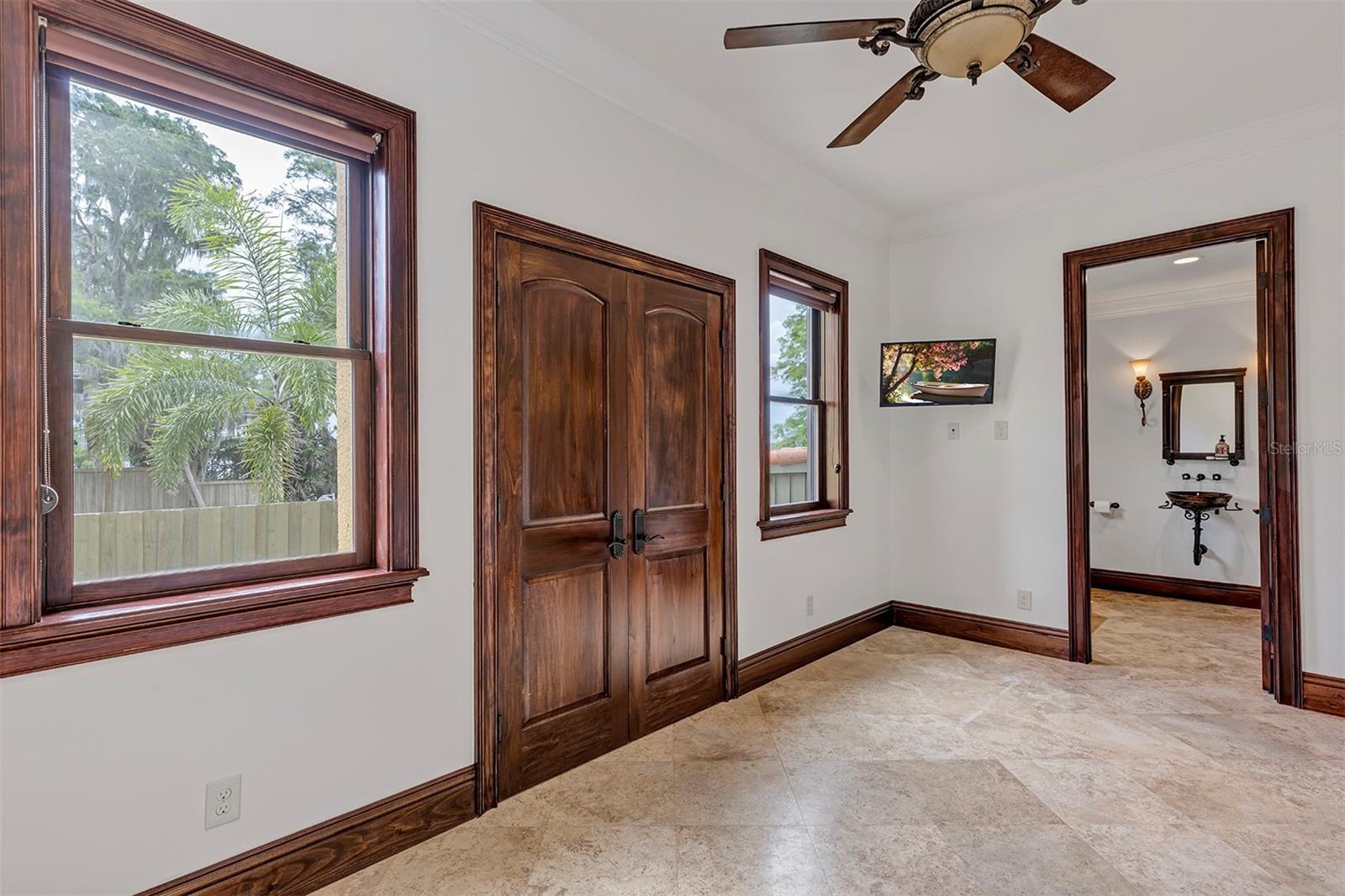 CYPRESS SHORES - Residential