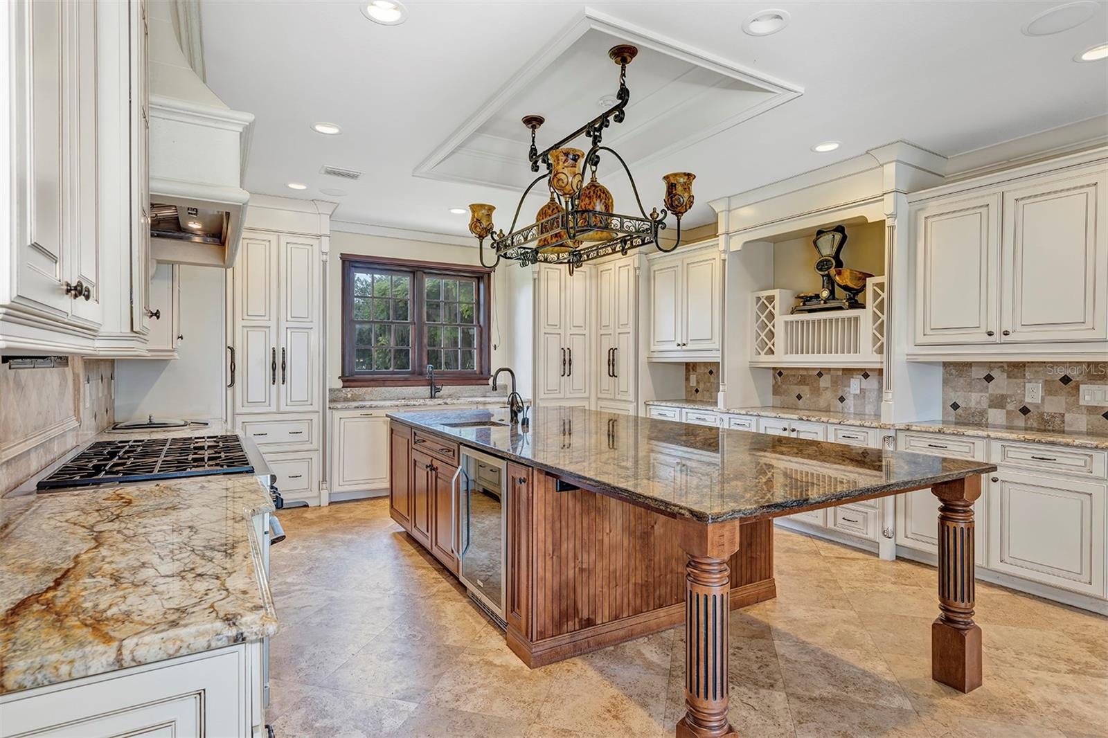 CYPRESS SHORES - Residential